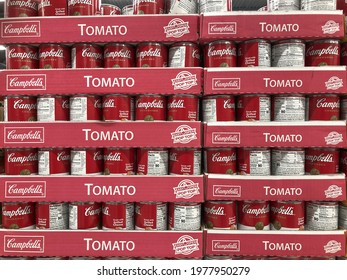 Indianapolis - Circa May 2021: Campbell's Tomato Soup Display. With A Grilled Cheese Sandwich, Campbell's Tomato Soup Is The Ultimate Comfort Food.