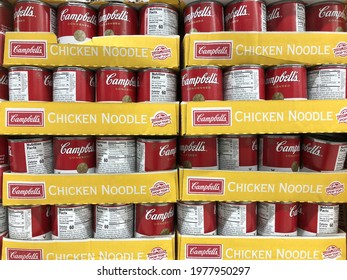 Indianapolis - Circa May 2021: Campbell's Chicken Noodle Soup Display. If Someone Isn't Feeling Well, Campbell's Chicken Noodle Soup Is The Ultimate Comfort Food.