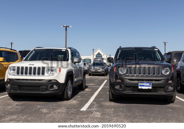 Indianapolis - Circa October 2021: CarMax Auto\
Dealership Jeep display. CarMax is the largest used and pre-owned\
car retailer in the\
US.