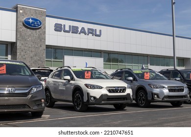 Indianapolis - Circa October 2022: Used Car Display At A Subaru Car Dealership. With Supply Issues, Subaru Is Buying And Selling Preowned Cars To Meet Demand.