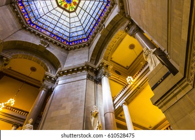 Indianapolis - Circa September 2016: Indiana State Capital Rotunda. The Beautiful Stained Glass Rotunda Window Is Original And Made From German Glass 