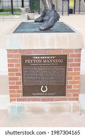 Indianapolis, Indiana May 22, 2021
Peyton Manning Statue In Front Of Lucas Oil Stadium.