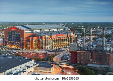 INDIANAPOLIS, INDIANA - OCTOBER 20, 2018: Lucas Oil Stadium in downtown Indianapolis. The multipurpose stadium is also home to the Colts.