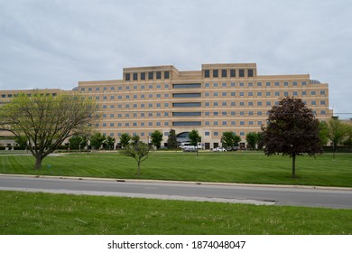 Indianapolis, Indiana, USA, May 4, 2020 Exterior Of The Front Entrance To Indiana University Health Methodist Hospital 