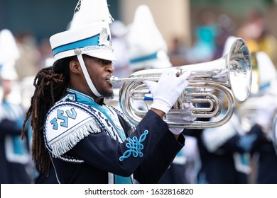 Indianapolis, Indiana, USA - September 28, 2019: The Circle City Classic Parade, Members Of The Jackson State University Cheerleaders And Marching Band Performing At The Parade