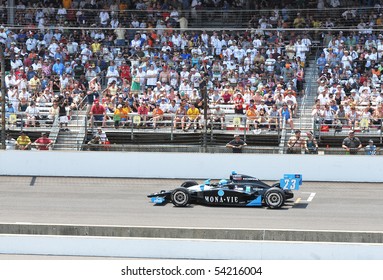 INDIANAPOLIS, IN - MAY 30: Indy Car Driver Tomas Scheckter Is Running In The Indy 500 Race May 30, 2010 In Indianapolis, IN