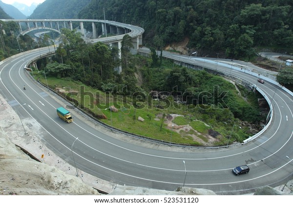 INDONESIA, 26 November 2016: Kelok 9 Bridge is a\
bridge that connect Padang City to Pekanbaru or vice versa through\
Payakumbuh City. Named Kelok 9 because the road in this area has\
nine curves.