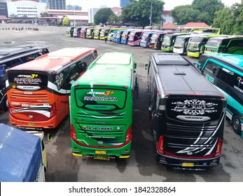 Indonesia, 27 October 2020, A Tourist Bus Is Parked In The Courtyard Of The Jakarta International Expo With A Selective Focus