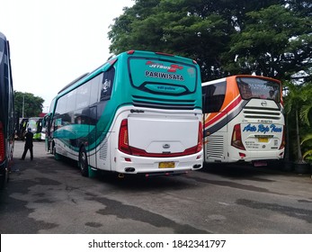 Indonesia, 27 October 2020, A Tourist Bus Is Parked In The Courtyard Of The Jakarta International Expo With A Selective Focus