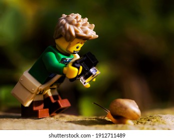 lego hiker minifigure