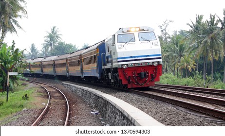 Indonesia Train Crossing Stock Photo 1370594303 | Shutterstock