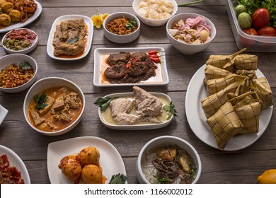 Indonesian Famous Food Padang Cuisines Stock Photo 1166002012 ...