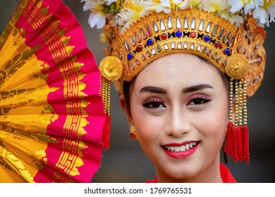 1,866 Topeng dance Images, Stock Photos & Vectors | Shutterstock