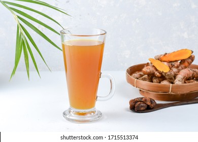 jamu asam kunyit images stock photos vectors shutterstock https www shutterstock com image photo indonesian traditional herbal drink women kunyit 1715513374