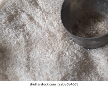 Indonesian White Rice. Very Popular, Because It Is Processed Into A Daily Staple Food. Which Contains Carbohydrates, Potassium, Sodium, Magnesium, Calcium, B Vitamins, And Protein.