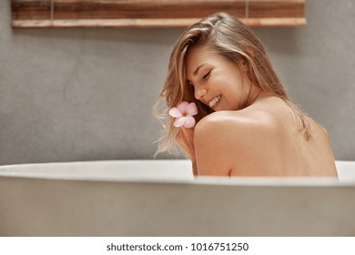 Girl Naked Bath