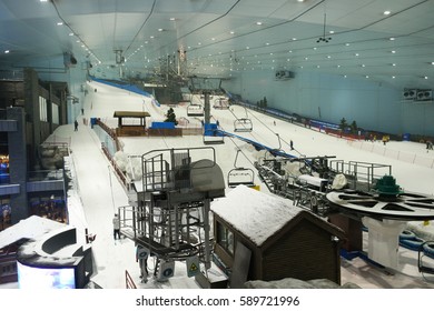 Indoor Ski Center Dubai February 2017 