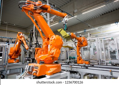 Industrial automatic robot arms in the production line, inteligent factory industry