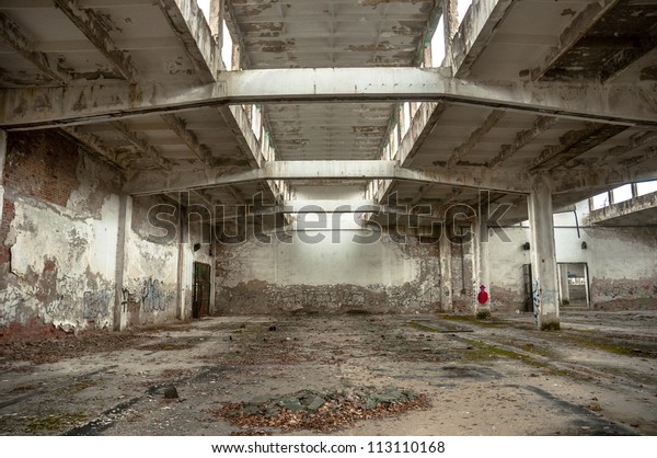 35,726 Abandoned Building Graffiti Images, Stock Photos & Vectors ...