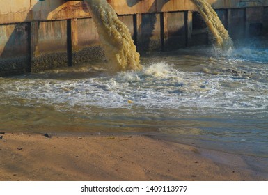 Industrial Factory Waste Water Discharge Pipe Stock Photo 1409113979 ...