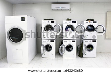 clean Laundromat Washer