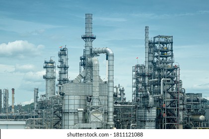Industriegebiet der Öl- und Gasraffinerien. -Bild