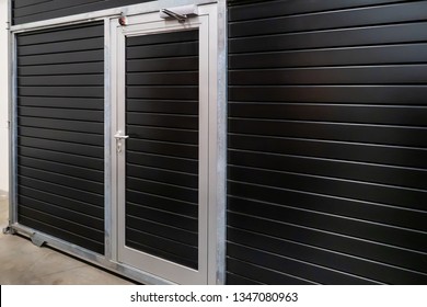 Imagenes Fotos De Stock Y Vectores Sobre Sectional Garage Door