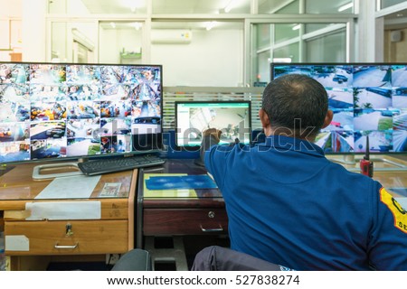 Industry Security System Control Room Operator Stockfoto