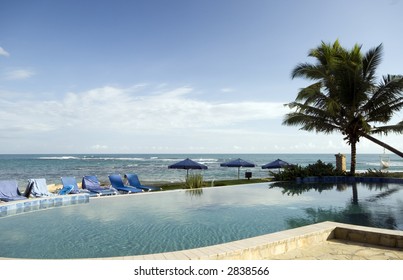 2,226 Oceanfront Hotel Images, Stock Photos & Vectors | Shutterstock