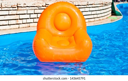 chair on water Images, Stock Photos & Vectors |