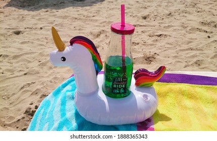 Inflatable Unicorn - Drink Holder For The Beach