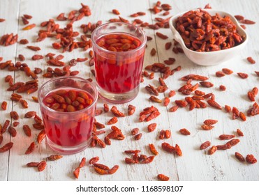 Infusion of goji berries with dry berries.