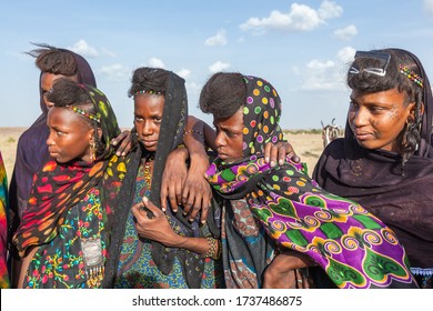 Ingall, Niger - September 2013: Fulani Bororo Tribe Women On Nomad Festival In Sahara Desert