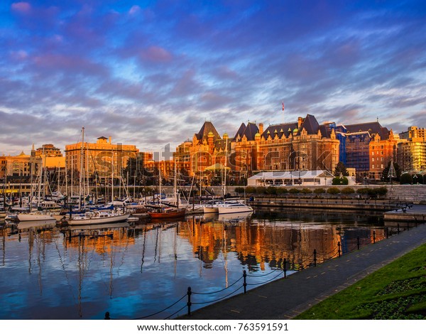 ブリティッシュコロンビア州の首都 カナダ バンクーバー島 ビクトリア内港 の写真素材 今すぐ編集