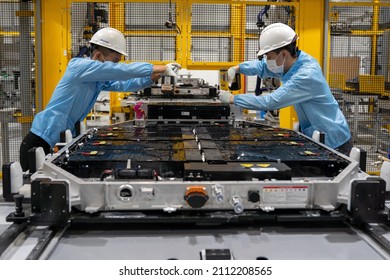 Inside A Electric Vehicle Battery Pack Shop At A VinFast Factory In Haiphong, Vietnam On Saturday, Dec. 25, 2021.