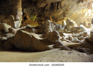 Inside Mae U Su Cave,Tak,Thailand