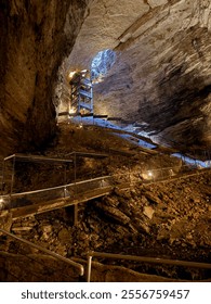 Inside Marvel Cave. Silver dollar city, Branson, Missouri
