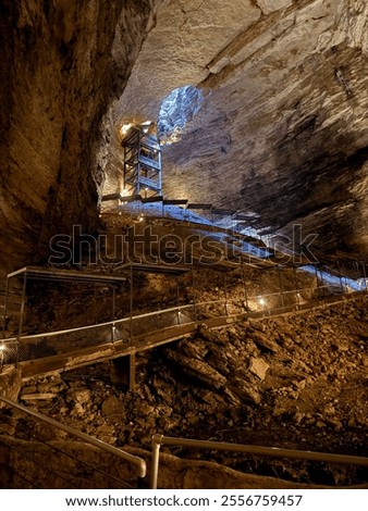 Inside Marvel Cave. Silver dollar city, Branson, Missouri