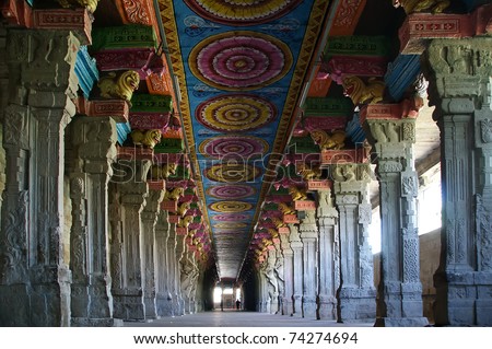 Inside of Meenakshi hindu temple in Madurai, Tamil Nadu, South India.  It is a twin temple, one of which is dedicated to Meenakshi, and the other to Lord Sundareswarar