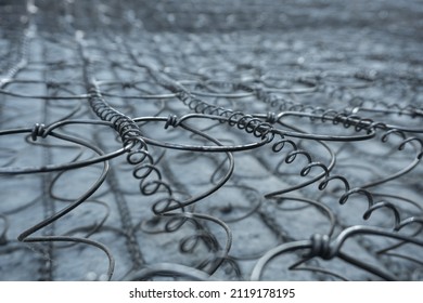 Inside Of An Old Mattress Structure That Uses Spring Wire To Build, Block Springs For Mattresses