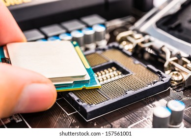 Installation of computer processor in the socket