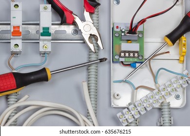  Installation of electrical devices, wires in distribution board