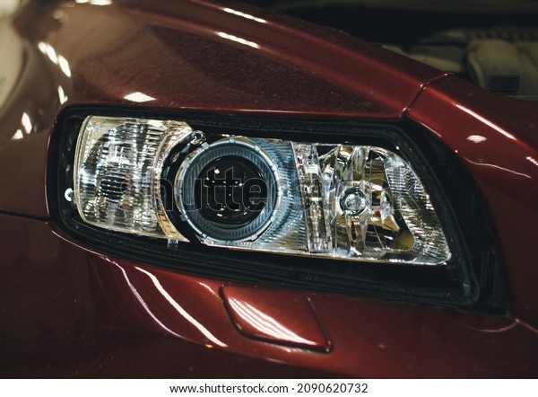 Installing the headlight on the\
car. Repair of car headlights. Tuning and restoration of automotive\
optics. Installation of the LED lens in the headlight\
housing.