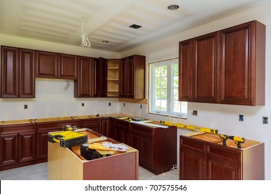 6,730 Kitchen cabinet installation Images, Stock Photos & Vectors ...