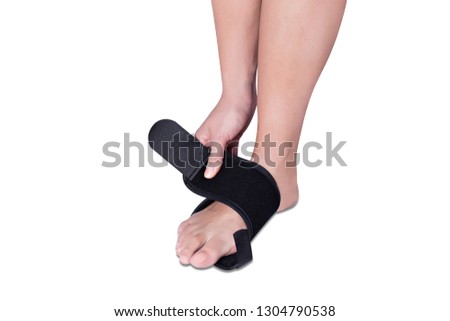 Instruction for Woman foot bunion protection. on a white background.