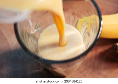 Instructions For A Fresh Banana Shake With Oat Milk And Cinnamon And A Hand Blender.