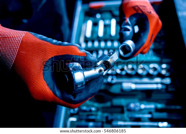 Instrument in auto\
repair service. Close\
up