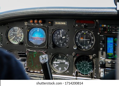 Instrument Panel in the cockpit of a Piper Saratoga