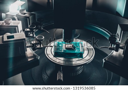 integrated cirquit on the probe table