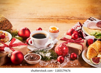 Intercontinental Christmas Breakfast Spread Espresso Croissant Stock ...